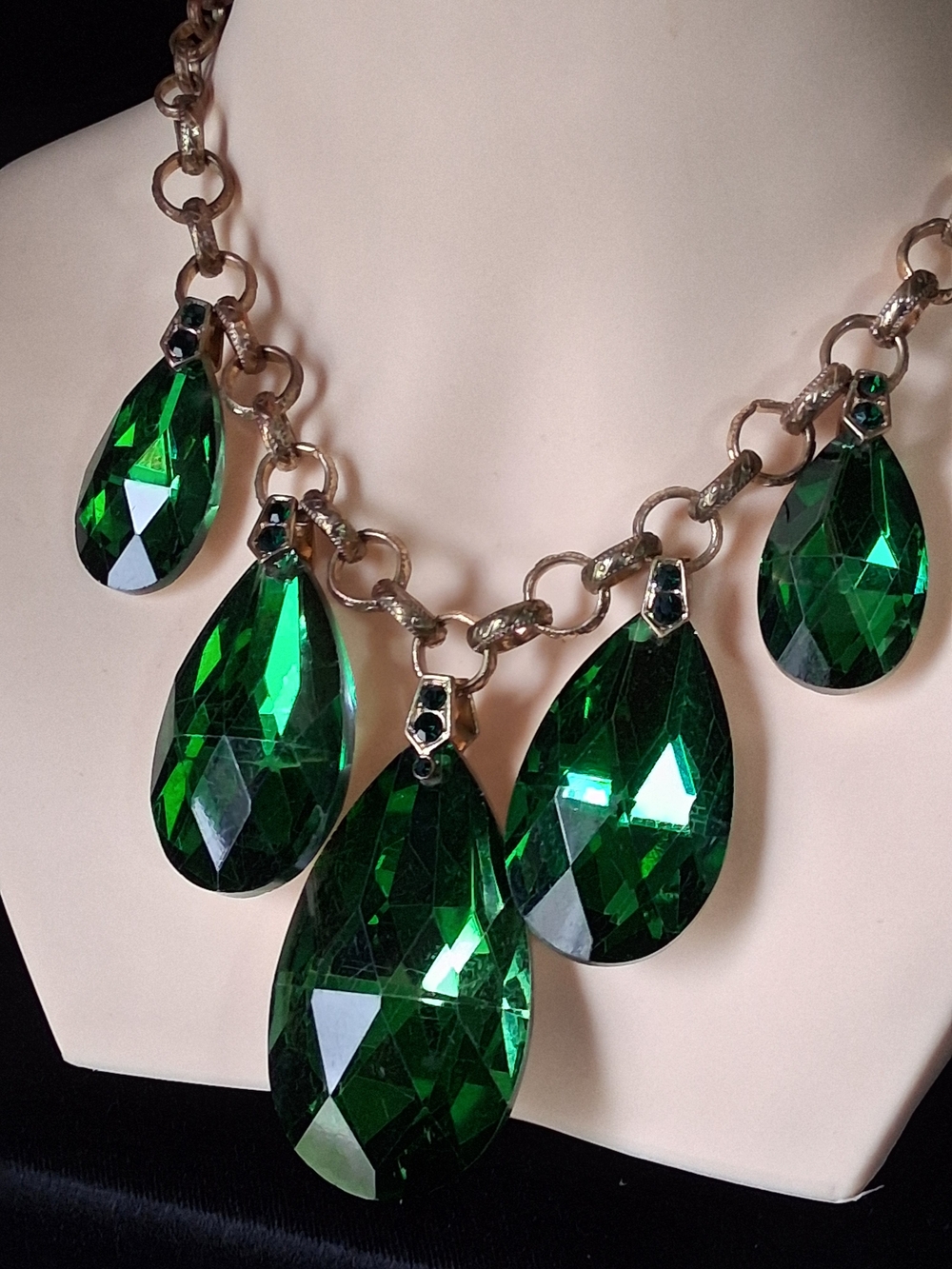 Vintage Runway Emerald Green Teardrop Statement Necklace - Gold Chain Chunky